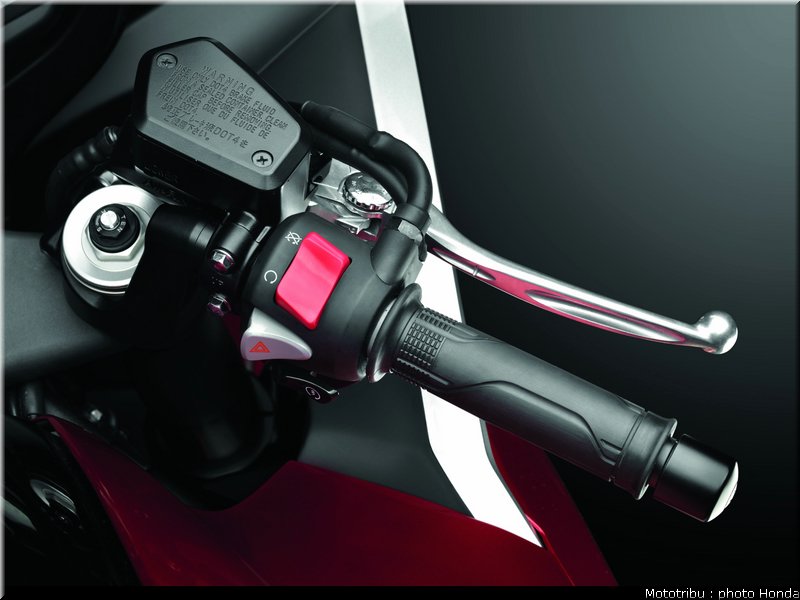 honda_1200vfr_2010_0093