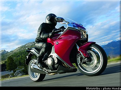 honda_1200vfr_2010_0001.jpg