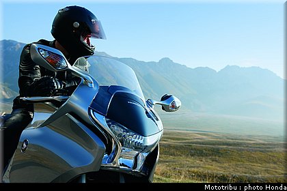 honda_1200vfr_2010_0002.jpg