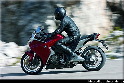 honda_1200vfr_2010_0015.jpg