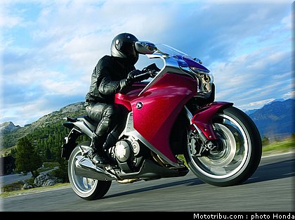 honda_1200vfr_2010_0001.jpg