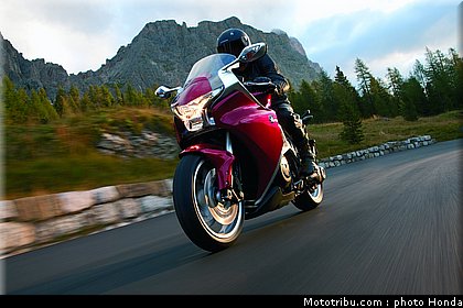 honda_1200vfr_2010_0003.jpg