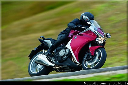 honda_1200vfr_2010_0005.jpg