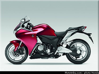 honda_1200vfr_2010_0030.jpg