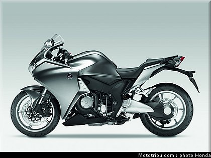 honda_1200vfr_2010_0032.jpg