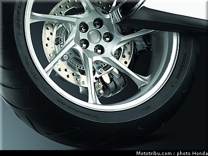 honda_1200vfr_2010_0077.jpg
