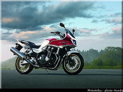 tnhonda_cb1300sc_abs_2010_2.jpg