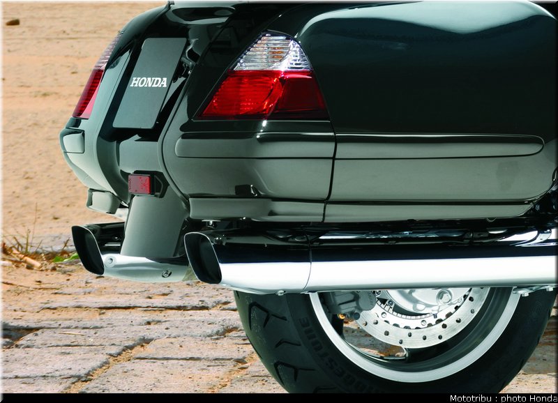 honda_goldwing_2010_012