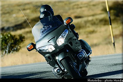 honda_goldwing_2010_007.jpg