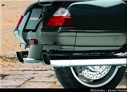 honda_goldwing_2010_012.jpg