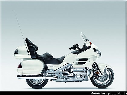 honda_goldwing_2010_015.jpg