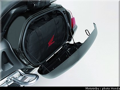 honda_goldwing_2010_027.jpg