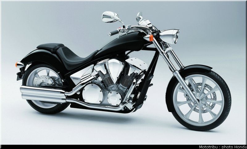 honda_vt1300cx_2010_013