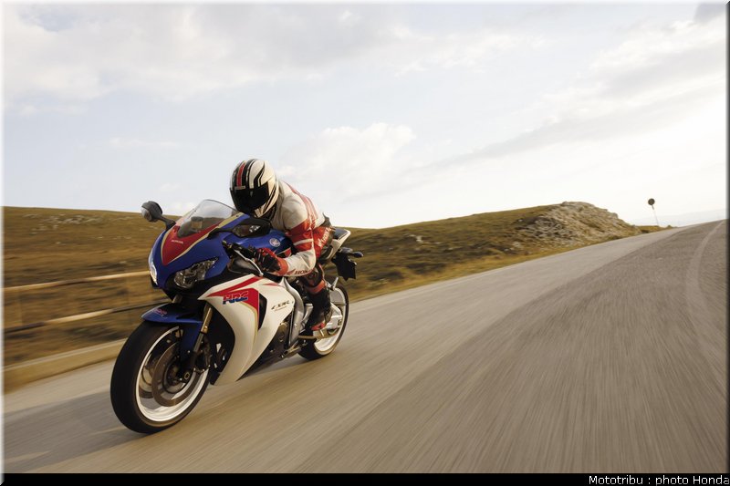 honda_1000_cbr_rr_2011_003