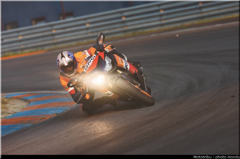 honda_1000_cbr_rr_2011_004