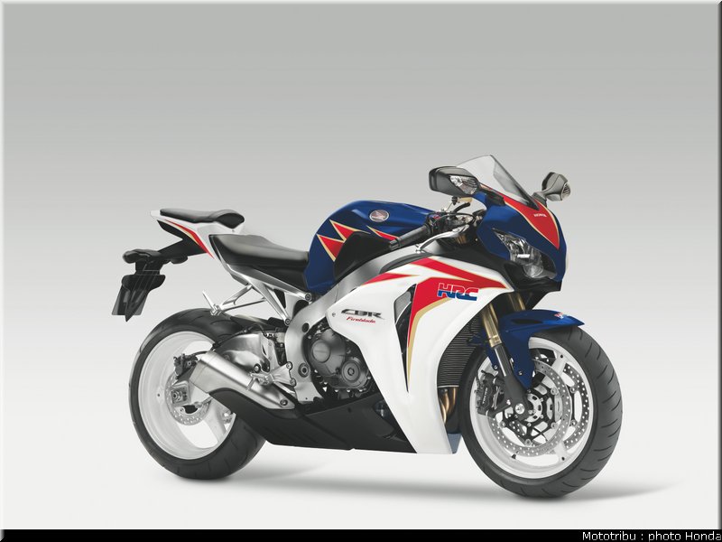 honda_1000_cbr_rr_2011_007