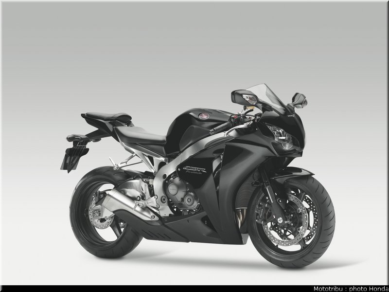 honda_1000_cbr_rr_2011_010