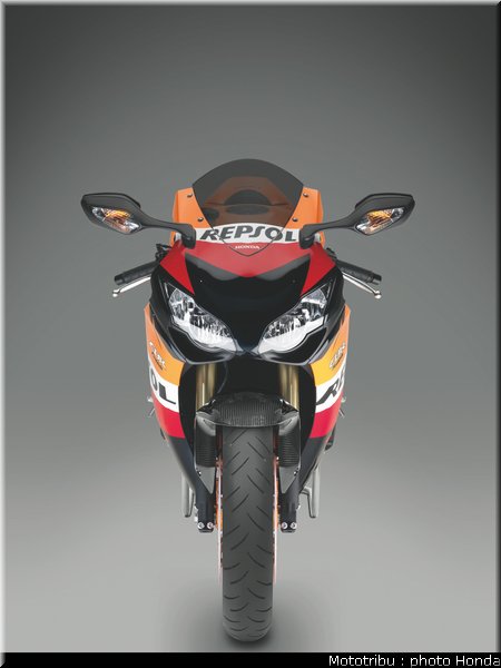 honda_1000_cbr_rr_2011_017