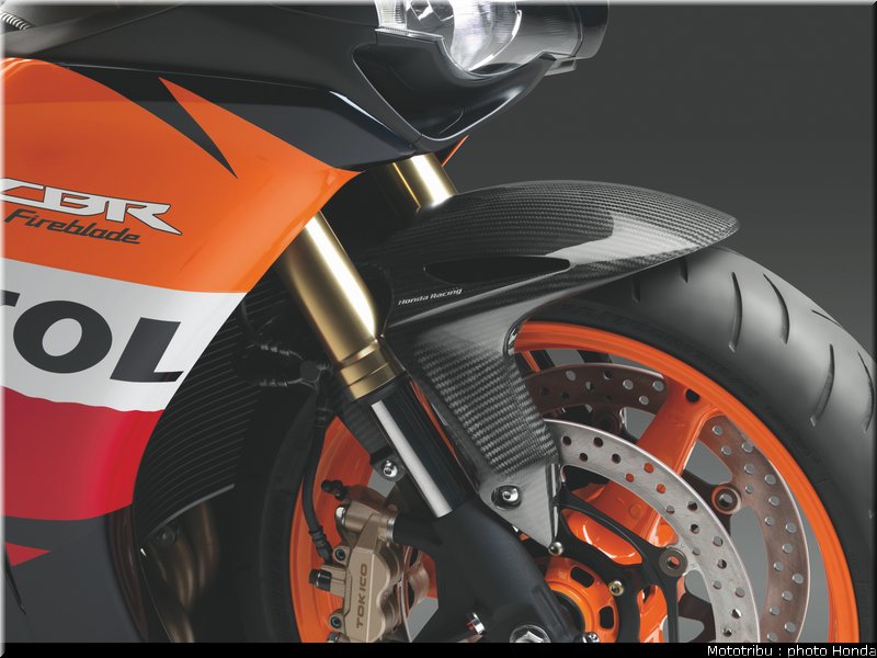honda_1000_cbr_rr_2011_024