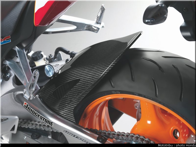 honda_1000_cbr_rr_2011_025