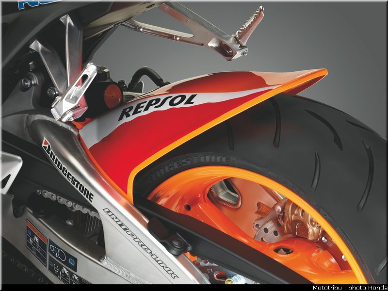 honda_1000_cbr_rr_2011_028