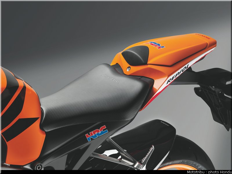 honda_1000_cbr_rr_2011_030