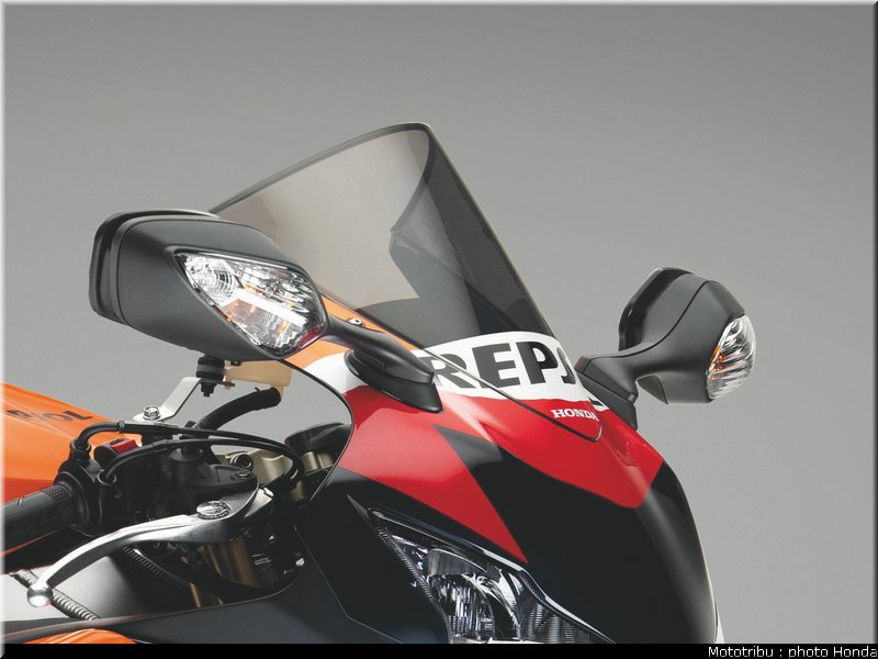 honda_1000_cbr_rr_2011_032