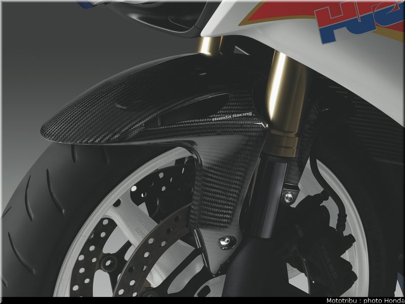 honda_1000_cbr_rr_2011_034