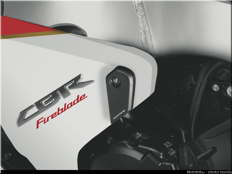 honda_1000_cbr_rr_2011_037