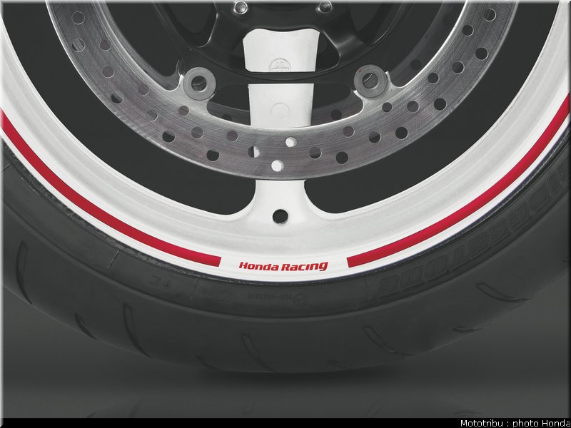 honda_1000_cbr_rr_2011_040