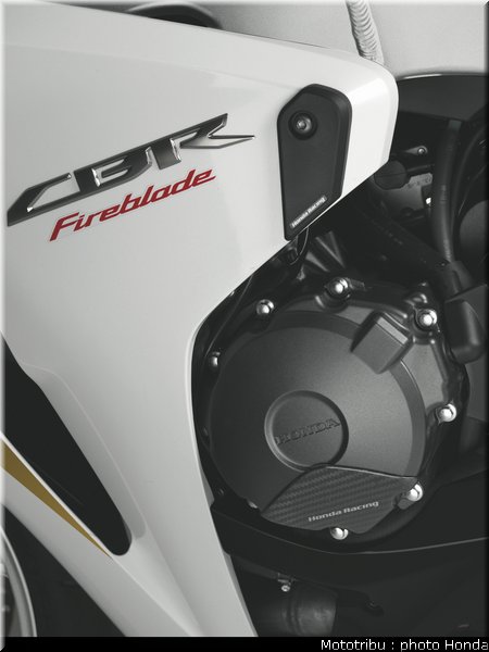 honda_1000_cbr_rr_2011_044