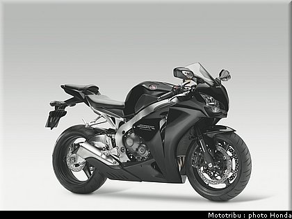 honda_1000_cbr_rr_2011_010.jpg