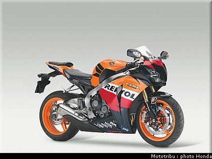 honda_1000_cbr_rr_2011_011.jpg