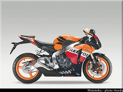 honda_1000_cbr_rr_2011_012.jpg