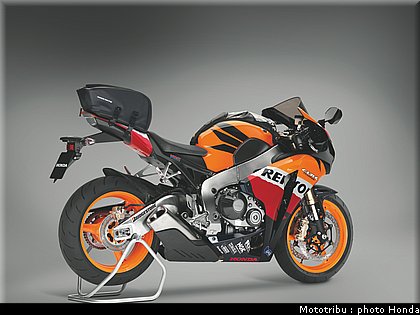 honda_1000_cbr_rr_2011_016.jpg