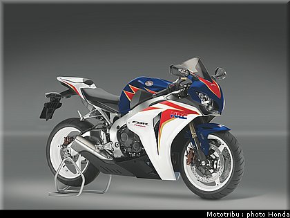 honda_1000_cbr_rr_2011_022.jpg