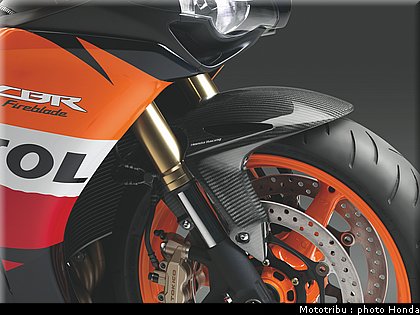 honda_1000_cbr_rr_2011_024.jpg