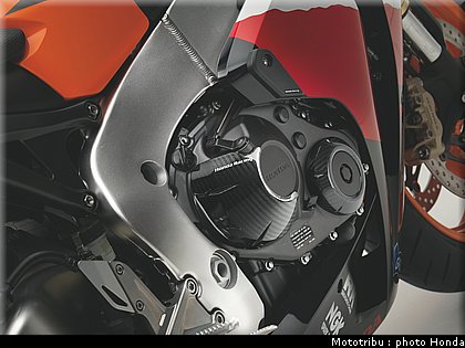 honda_1000_cbr_rr_2011_026.jpg