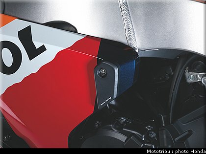 honda_1000_cbr_rr_2011_027.jpg