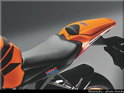 honda_1000_cbr_rr_2011_030.jpg