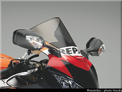 honda_1000_cbr_rr_2011_032.jpg