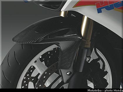 honda_1000_cbr_rr_2011_034.jpg