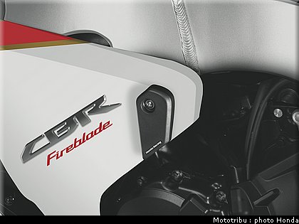 honda_1000_cbr_rr_2011_037.jpg