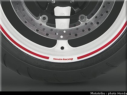 honda_1000_cbr_rr_2011_040.jpg