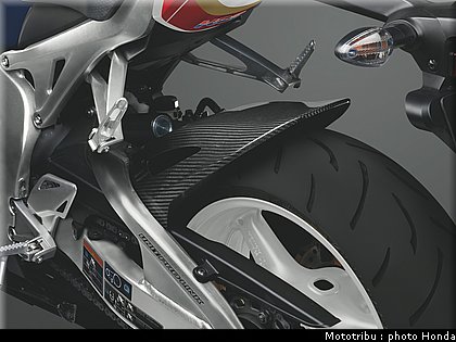 honda_1000_cbr_rr_2011_043.jpg