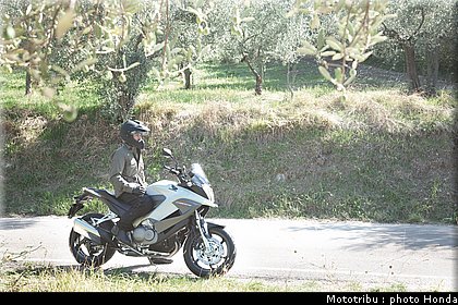 honda_cross_runner_2011_010.jpg