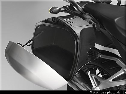 honda_cross_runner_2011_049.jpg