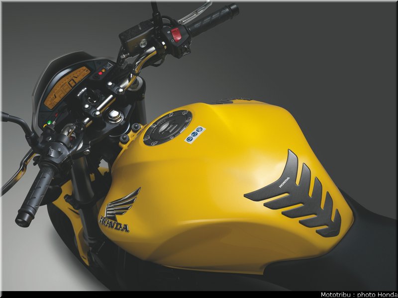 honda_hornet_600_cbf_2011_030