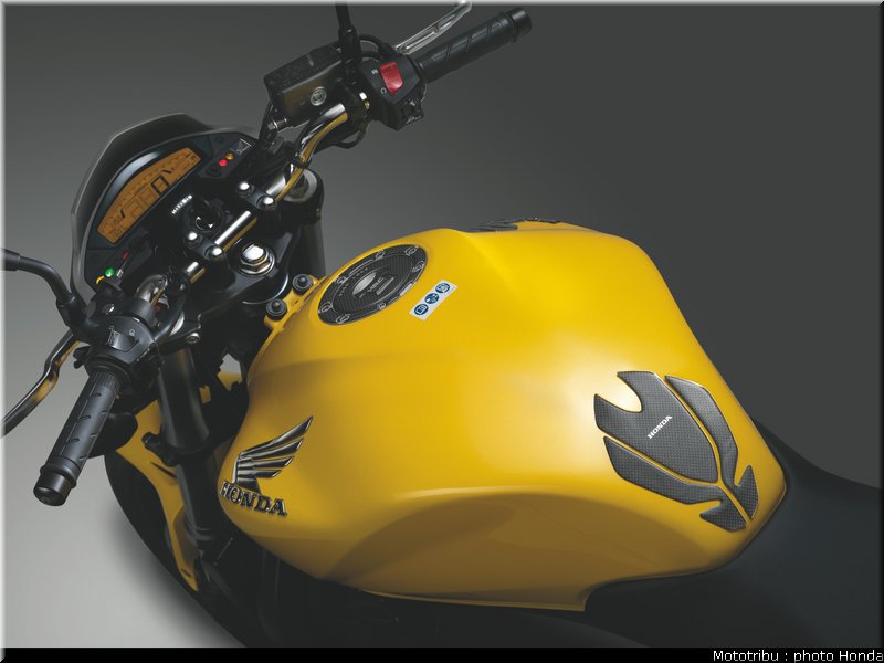 honda_hornet_600_cbf_2011_031