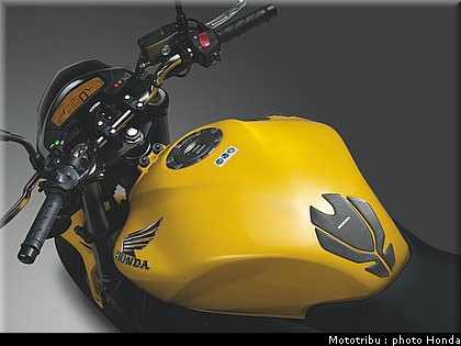 honda_hornet_600_cbf_2011_031.jpg